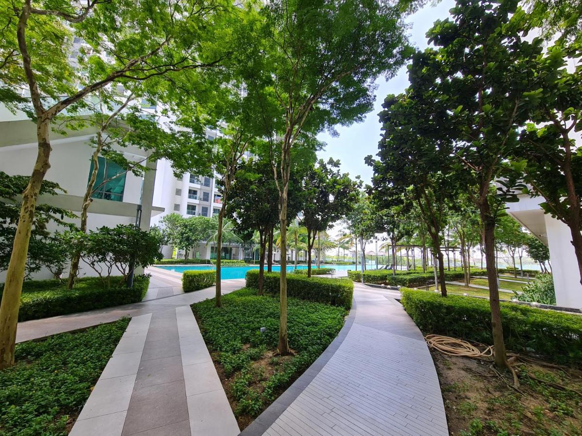 Sweet Homes At Cybersquare Cyberjaya Exterior photo