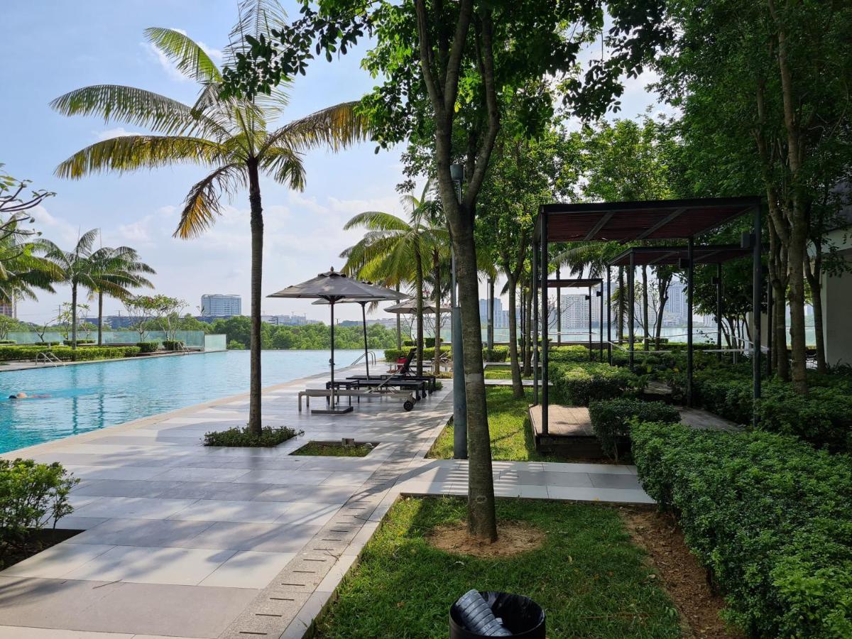 Sweet Homes At Cybersquare Cyberjaya Exterior photo